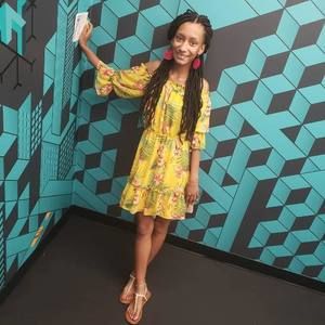 Meet your Posher, Taina